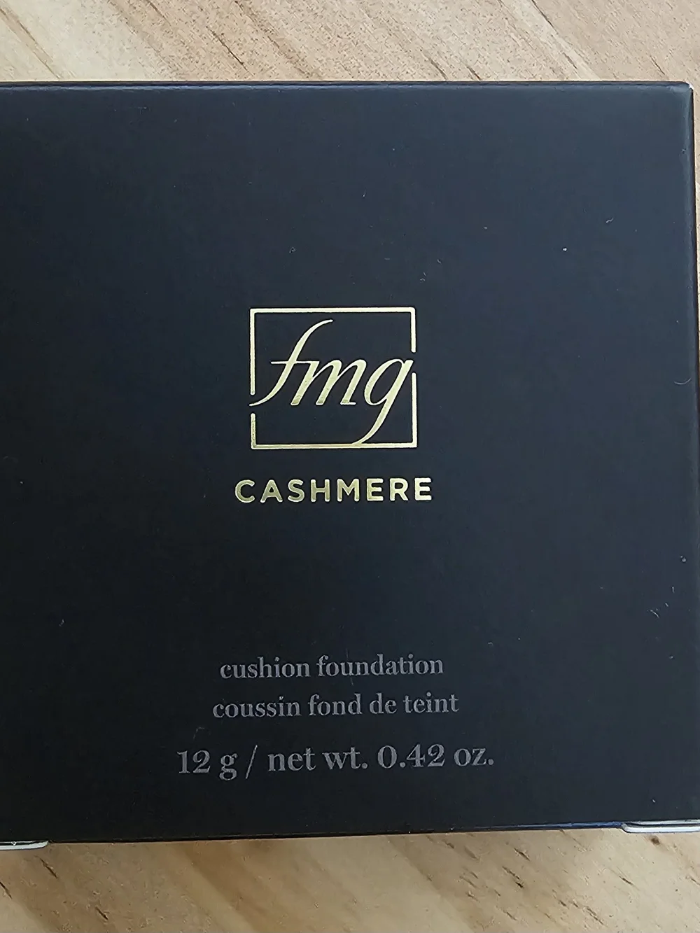 Avon fmg Cashmere Cushion Foundation C215